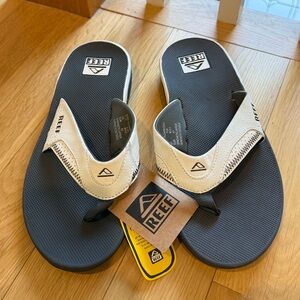 REEF men’s Fanning Low Flip Flop Sandals With Bottle Opener